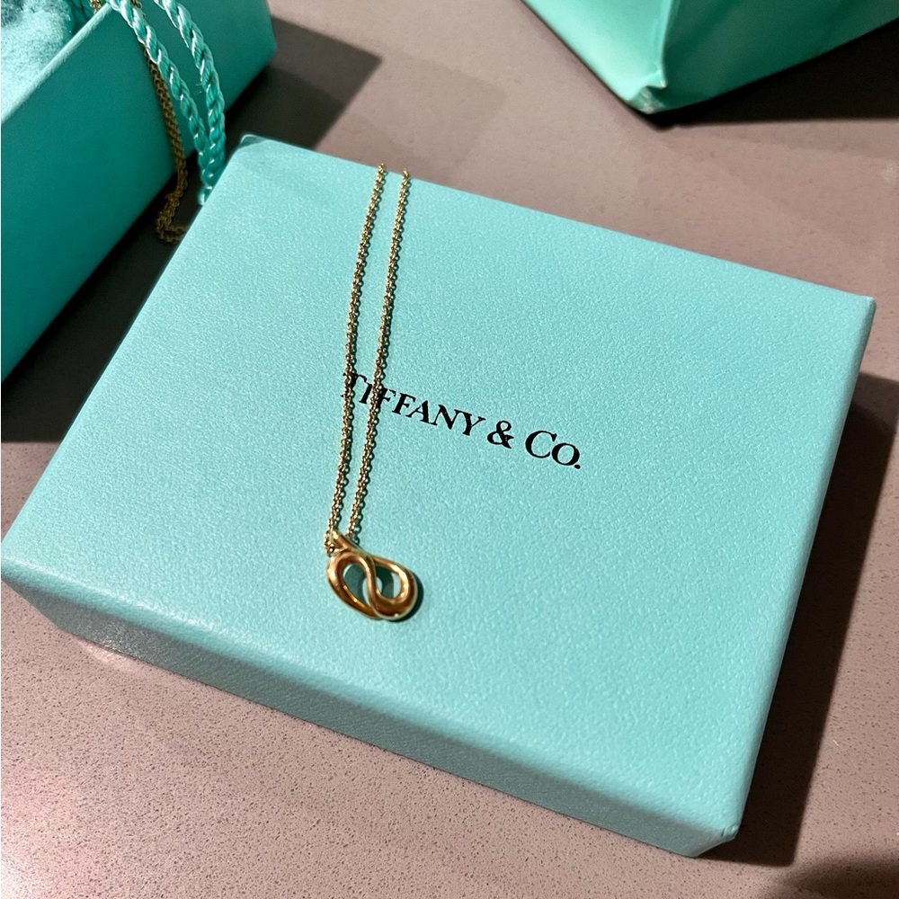 Authentic Tiffany & Co 18k Gold Elsa Peretti Open Wave Pendant 16” chain Unworn